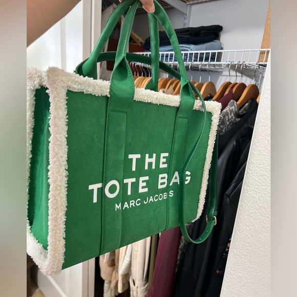 MARC JACOBS The Tote Bag Medium Suede & Sherpa Trim - Picture 3 of 16